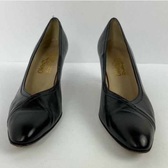 Salvatore Ferragamo Leather Heels Black Pumps Size 9 Minimalist Almond Toe Shoes - Picture 3 of 11